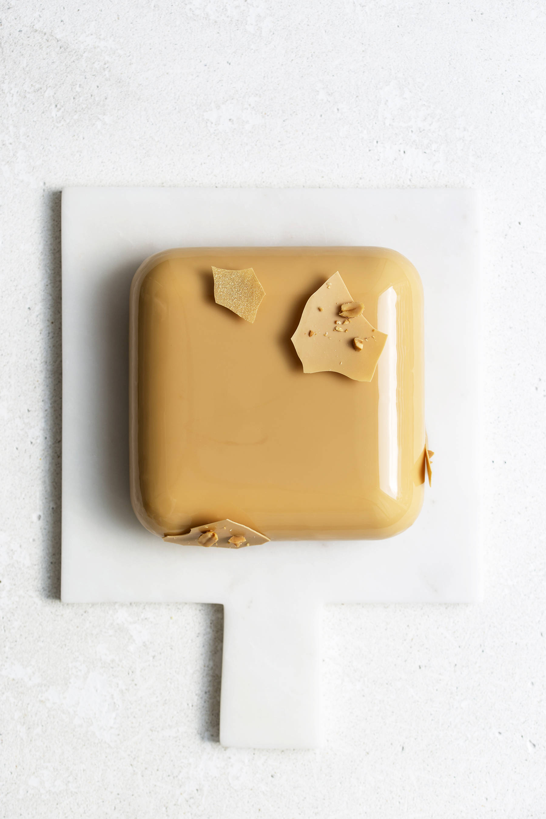 Banana cake with peanut butter and caramelised white chocolate
